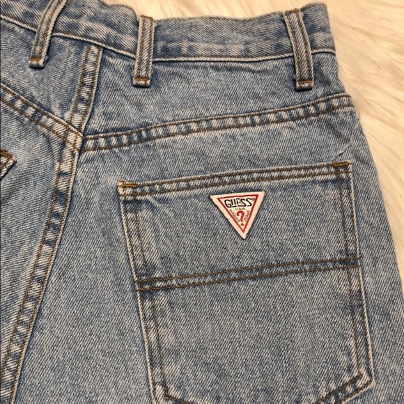 Guess vintage high rise shorts - Picture 2 of 4
